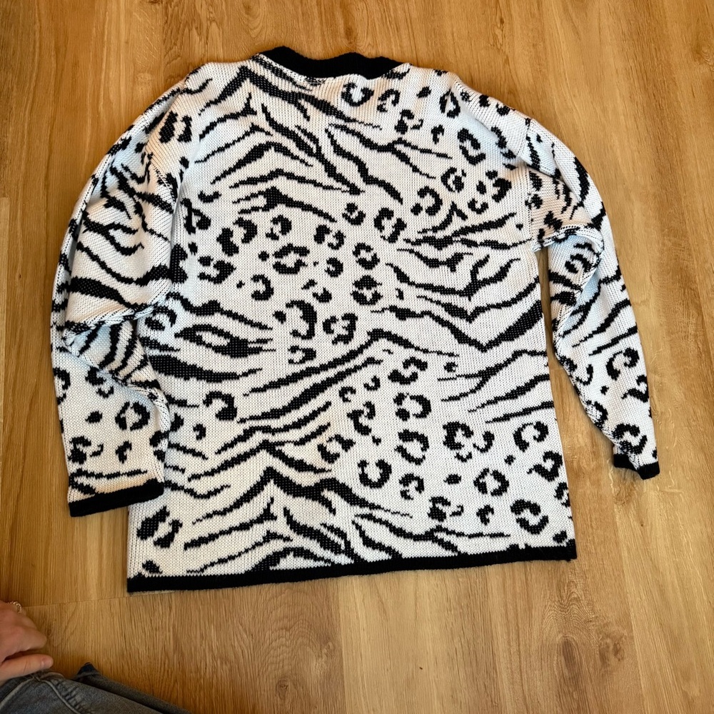 Vintage Animal Print Floral Sweater - Picture 6 of 6